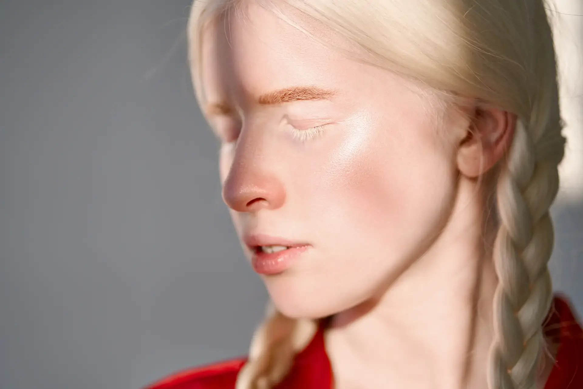 Jak stres wpływa na skórę? Psychodermatologia w praktyce - zdjęcie